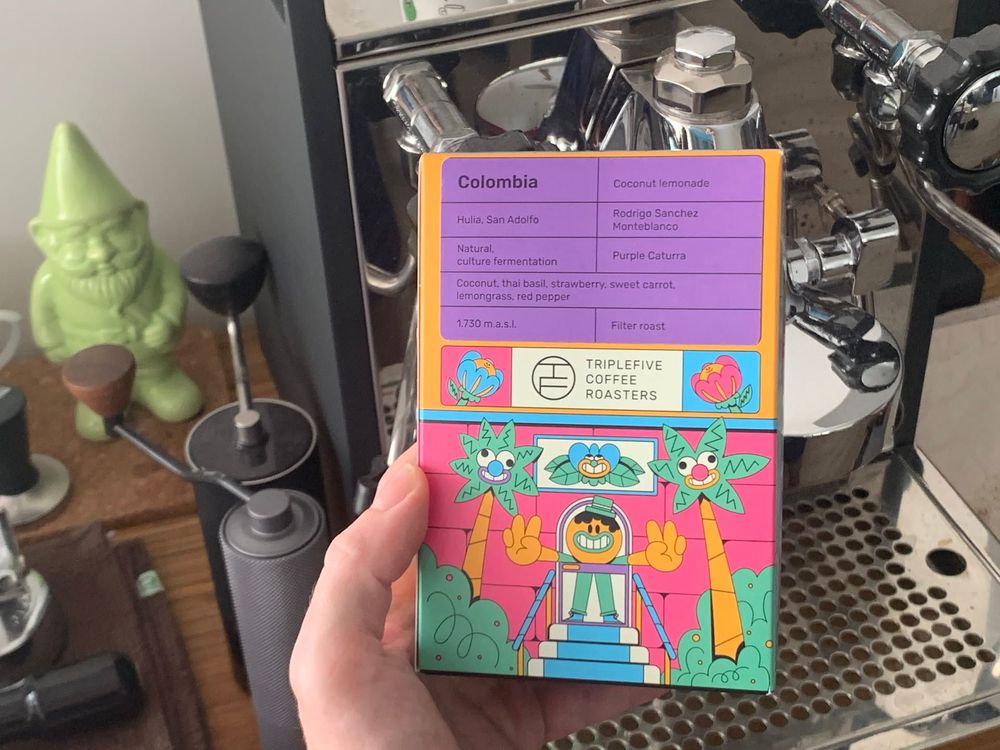 Jedná se o velmi intenzivní kávu, která upoutá svou výrazností a živými ovocnými tóny. 