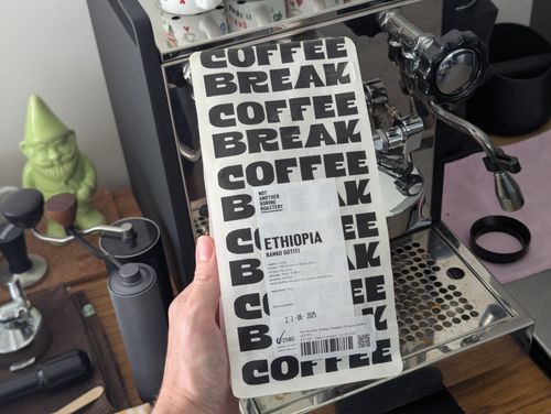  Tento šálek je rozhodně příjemný a svěží, vhodný pro ty, kteří mají rádi ovocnější a kyselější profily. Na espresso mi přijde, že ztrácí část své kreativity.